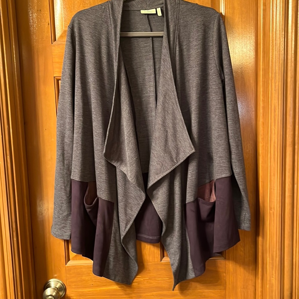 LOGO cardigan, excellent condition!